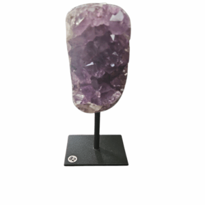 Amethist op standaard 16cm 686gr nr. 82
