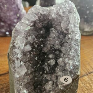 Amethist staand A+ kwaliteit 718gr nr. A6