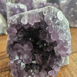 Amethist staand A+ kwaliteit 618gr nr. A13