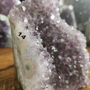 Amethist staand A+ kwaliteit 1076gr nr. A14