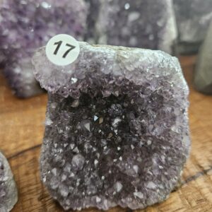 Amethist staand A+ kwaliteit 222gr nr. A17