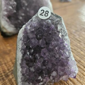 Amethist staand A+ kwaliteit 305gr nr. A28