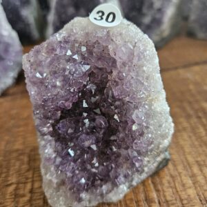 Amethist staand A+ kwaliteit 192gr nr. A30