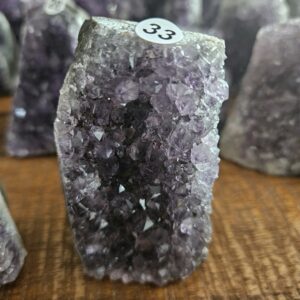 Amethist staand A+ kwaliteit 233gr nr. A33