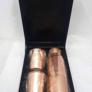 Koperen drinkfles met 2 bekers geschenkset  geëtst (pre order)