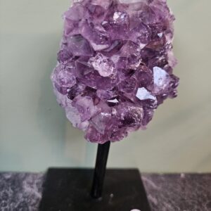 Amethist op standaard, 12-15CM nr. A5