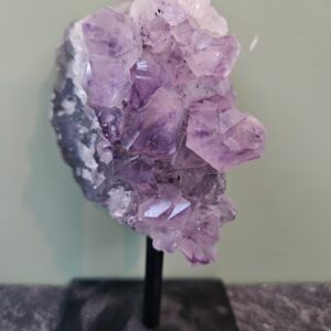 Amethist op standaard, 12-15CM nr. A19