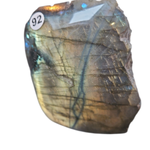 Labradoriet staand half gepolijst A+ kwaliteit 366 gram nr. 92