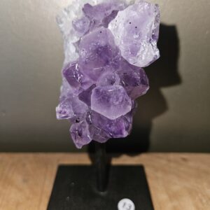 Amethist op standaard, verschillende soorten 11-13CM nr.13