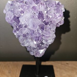 Amethist op standaard, verschillende soorten 11-13CM nr.30