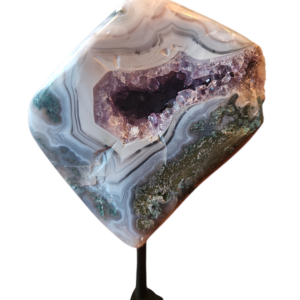 Agaat met Amethist op standaard nr. 85