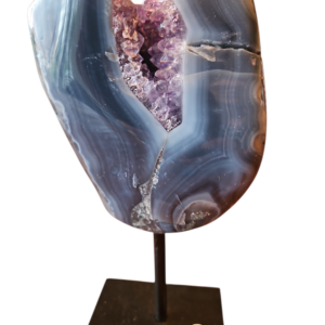 Agaat met Amethist op standaard nr. 84