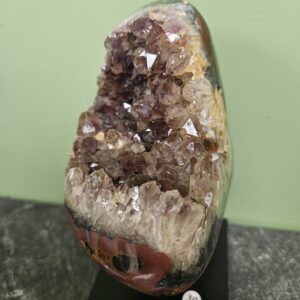 Agaat – Natuurlijk Mineraal op standaard nr. 30