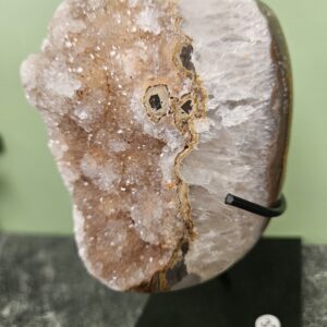 Agaat – Natuurlijk Mineraal op standaard nr. 31