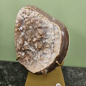Agaat – Natuurlijk Mineraal op standaard nr. 27