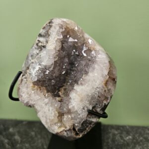 Agaat – Natuurlijk Mineraal op standaard nr. 34