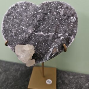 Amethist Hart op Standaard – Natuurlijk en Uniek 65