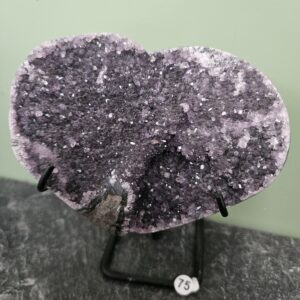 Amethist Hart op Standaard – Natuurlijk en Uniek 75